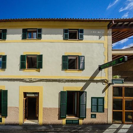 Embat - Hostel モントゥィリィ エクステリア 写真