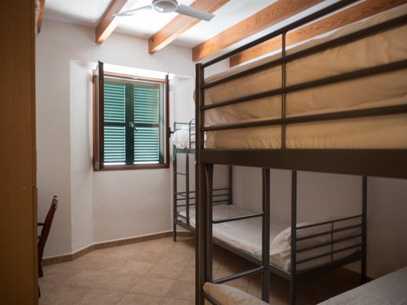 Embat - Hostel モントゥィリィ エクステリア 写真