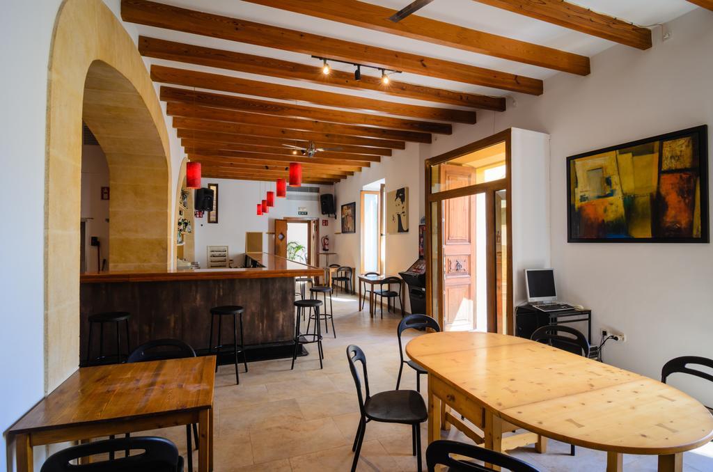 Embat - Hostel モントゥィリィ 部屋 写真